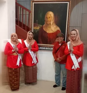 Martha-Astra-bersama-role-model-Ratu-Sinuhun-3284949906